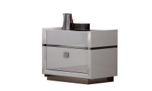 ЛОНДОН Тумба ліжка колір білий
розмір 670*520*600