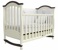 Соня ЛД 3 Ліжечко Верес
Колір: слоняча кістка/горіх
Матеріал:  дерево-бук
Внутрішній розмір: 120х60
Кольору в асортиментах