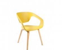 CURRY Стілець
Стілець виконаний з матового пластику. Ніжки з фанери.
колір жовтий
Габарити: 55х45х78 см