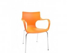 Стілець WIGGLE (Жовтогарячий).
Стілець виконаний з матового пластику. Ніжки із хромованого металу.
Габарити: 80х59х42 см